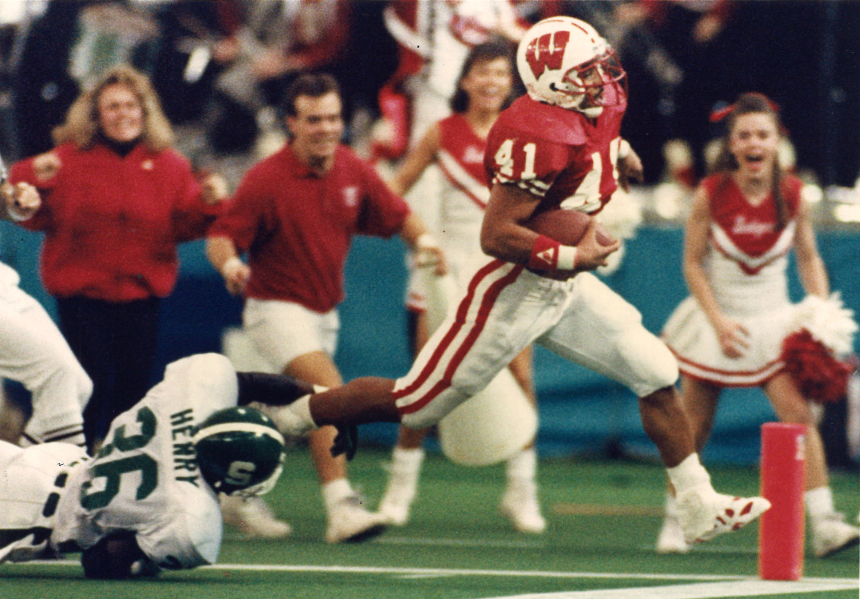 UW vs. Michigan State, 41-20
